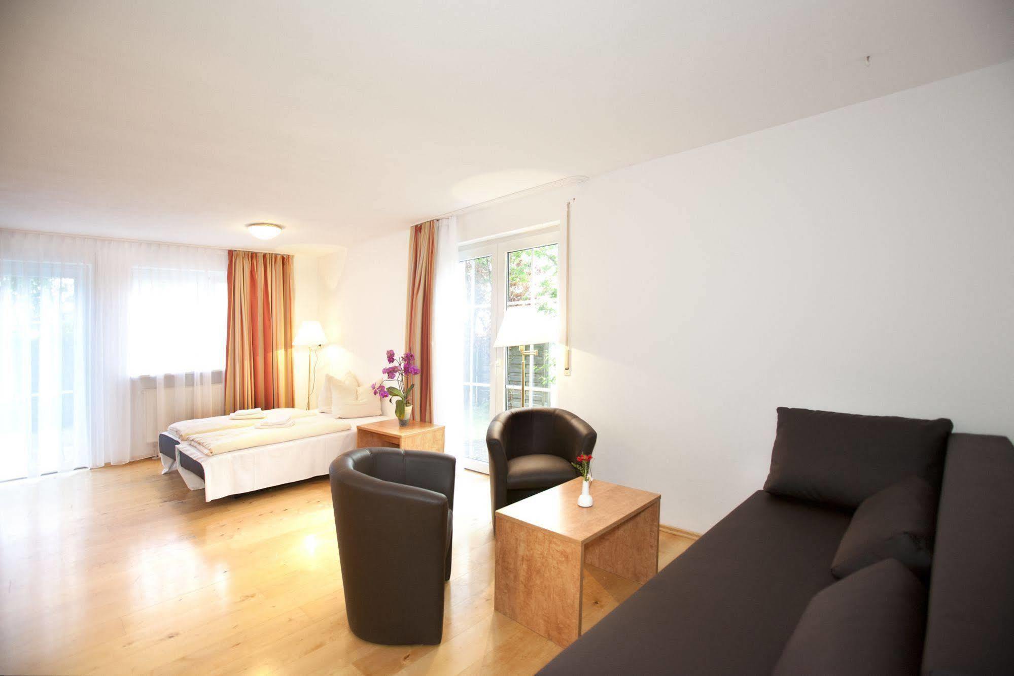 Hotelpension Zum Gockl 3* Allershausen